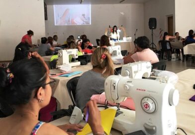 El Polo Textil Municipal lanzó más de 15 nuevos talleres en Ciudad y distritos