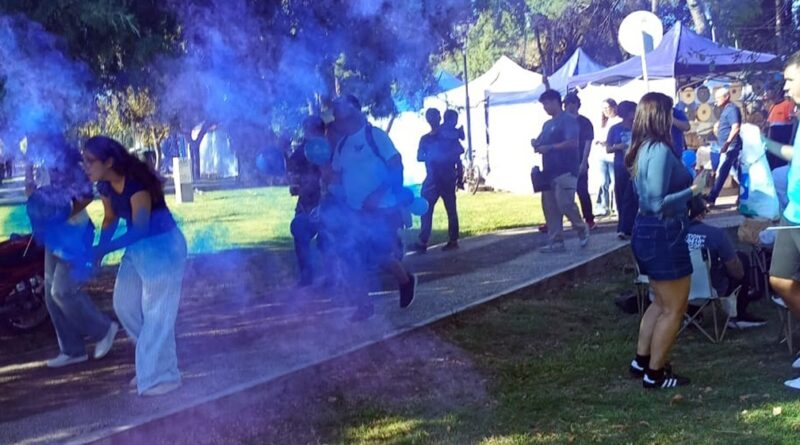 Concientización sobre el autismo en plaza Francia