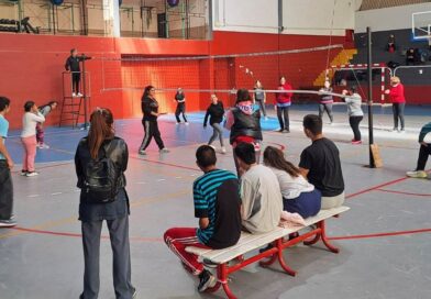 Más de 120 chicos participan en las olimpiadas “Compartiendo movimiento” en el polideportivo 2