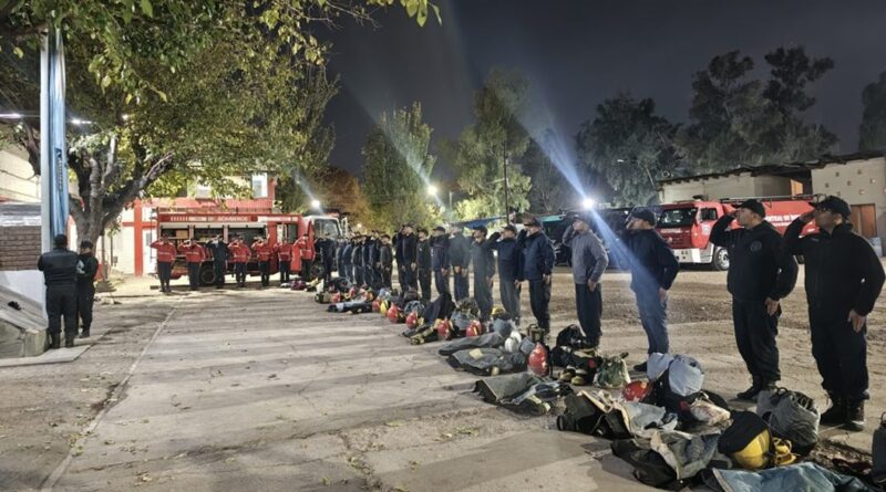 Policía de Mendoza entrena a los nuevos bomberos