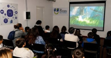 Cine en Punto Digital y presentaciones en el «teatrino» del parque de los Niños