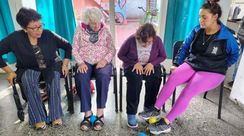 Adultos mayores en invierno: continúan las propuestas de actividad física y juegos