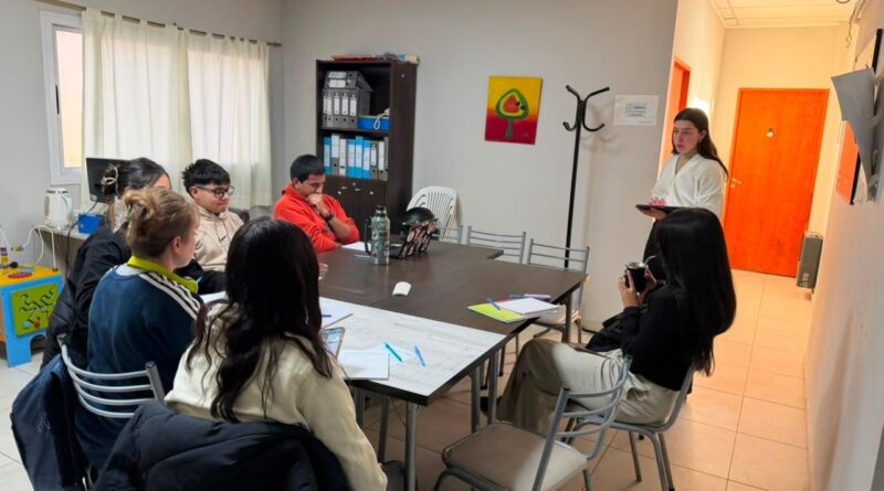 El Municipio acompaña a jóvenes en la preparación para conseguir empleo