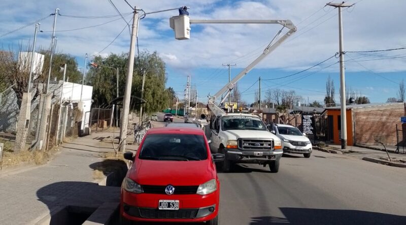 El Municipio instala nuevas luminarias