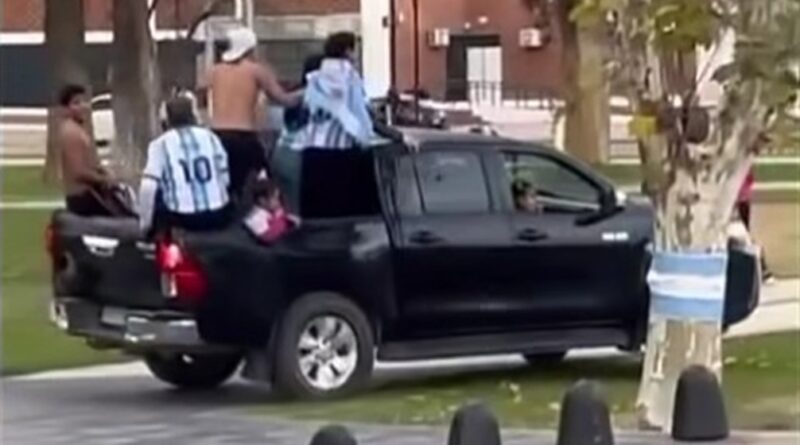 Denunciaron al conductor que ingresó con una camioneta a la plaza de Villa Atuel