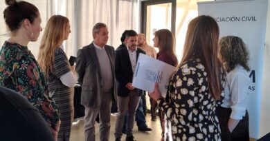 El intendente participó de un encuentro sobre autonomía municipal en la UM
