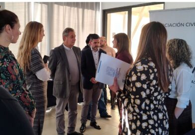 El intendente participó de un encuentro sobre autonomía municipal en la UM
