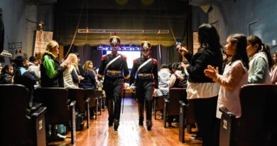 Alumnos de escuelas sanrafaelinas compartieron junto a los granaderos y el ballet municipal