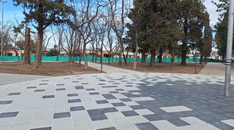 El Municipio avanza en las plazas Schestakow y Julio Ruiz