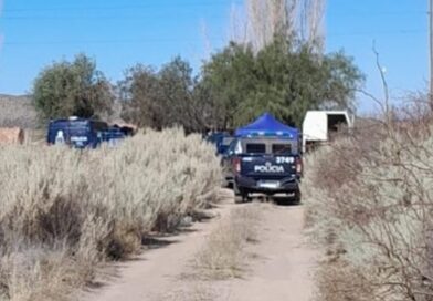 Misterioso hallazgo de piezas óseas y prendas de vestir moviliza a la policía local