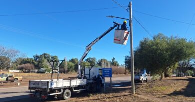 El Municipio renueva luminarias en Monte Comán