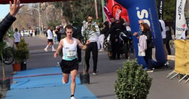 Triunfos destacados en una exigente jornada de atletismo sobre asfalto