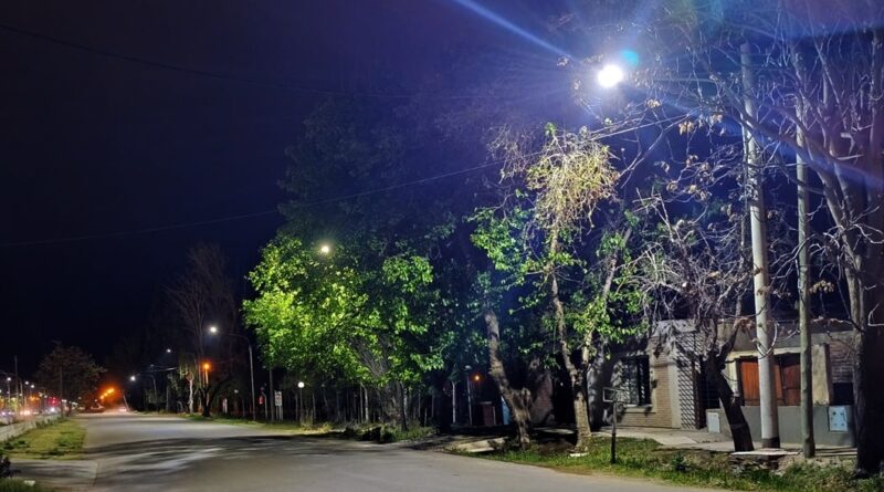 El Municipio incorporó nuevas luminarias led en el barrio Ruca Hue