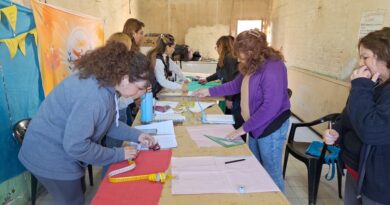 Los talleres de costura básica del Polo Textil capacitan gratuitamente