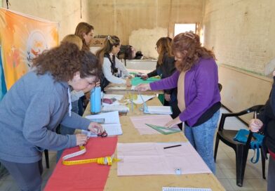 Los talleres de costura básica del Polo Textil capacitan gratuitamente