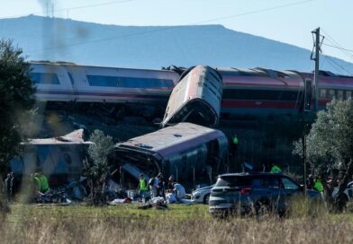 España: una colisión ferroviaria dejó decenas de víctimas fatales