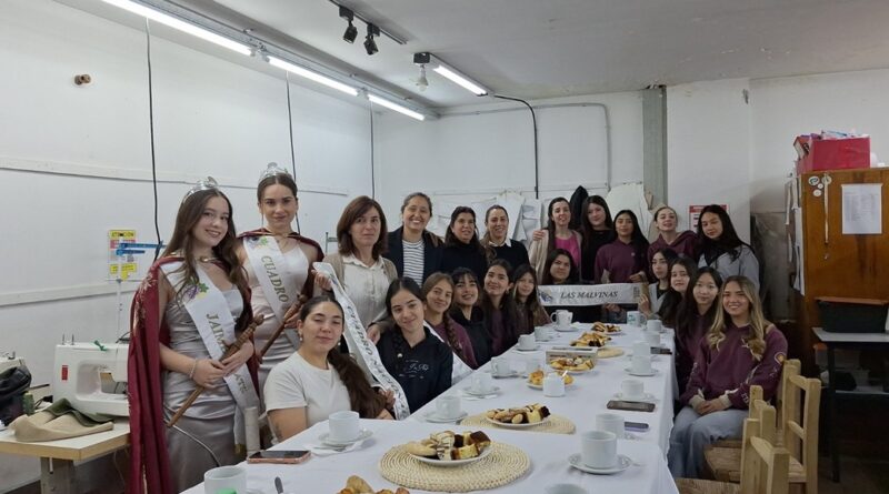 Alumnas de la Ebyma confeccionaron las bandas vendimiales
