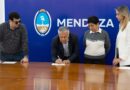 Cornejo firmó nuevas escrituras para avanzar en la regularización de viviendas en Mendoza