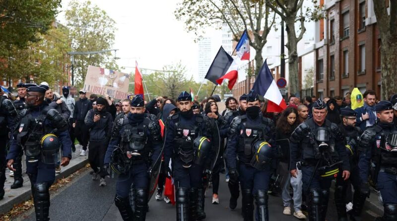Francia enfrenta nuevas protestas por el costo de vida y un fuerte despliegue policial