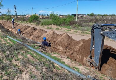 El Municipio extiende 7.400 metros de redes de agua potable en La Izuelina