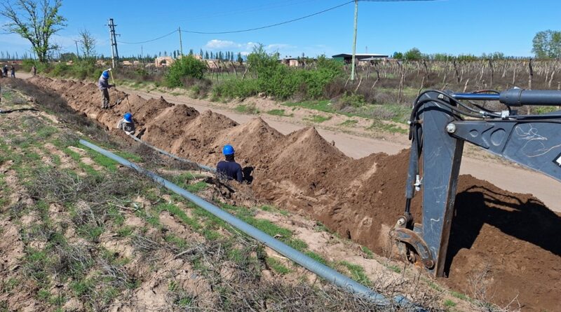 El Municipio extiende 7.400 metros de redes de agua potable en La Izuelina