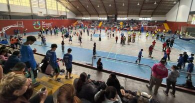 Más de 500 chicos en el vóley de los juegos escolares Quique Scalise